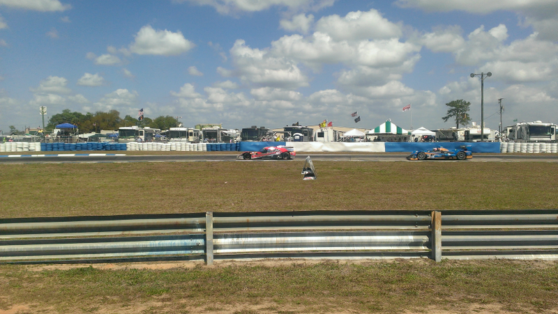 Illustration for article titled Anyone else see this at 12hr of Sebring